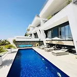 Luxury Modern Sea View *