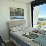 Luxury Modern Sea View *