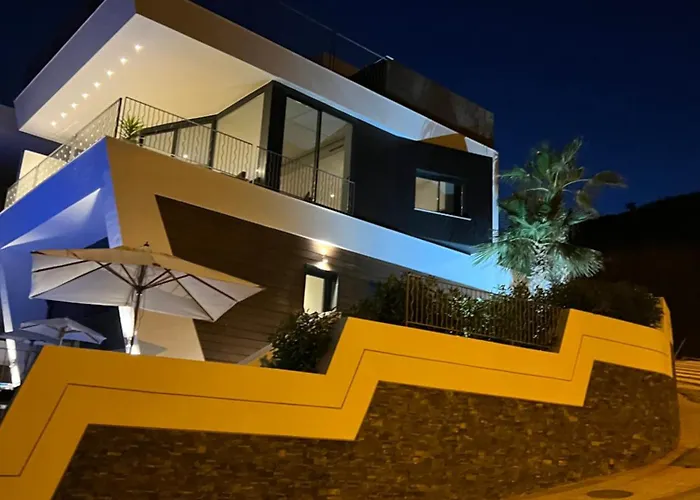 Luxury Modern Sea View *